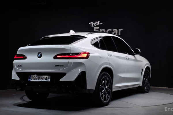 2024 BMW X4 с пробегом 10 031 км