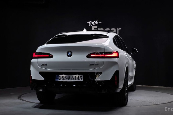 2024 BMW X4 с пробегом 10 031 км