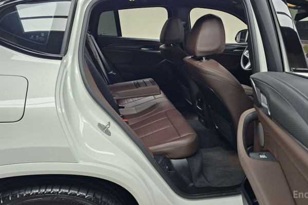 2025 BMW X4 с пробегом 6 023 км