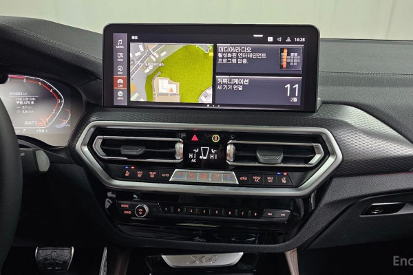 2025 BMW X4 с пробегом 6 023 км