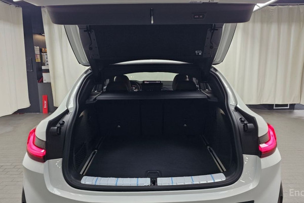 2025 BMW X4 с пробегом 6 023 км