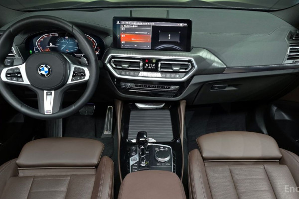 2025 BMW X4 с пробегом 8 040 км