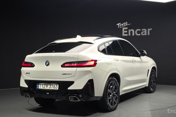2023 BMW X4 с пробегом 32 444 км