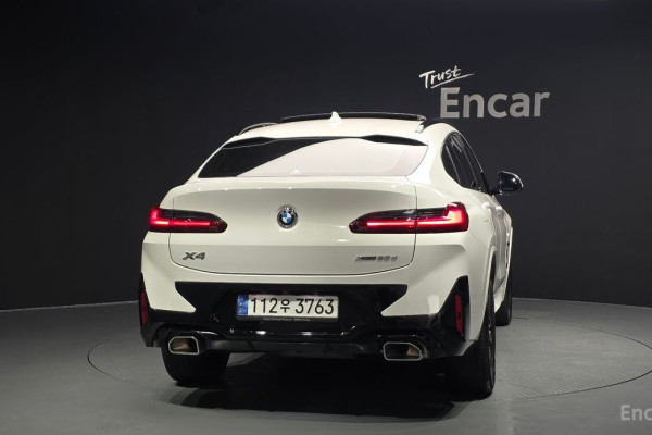 2023 BMW X4 с пробегом 32 444 км