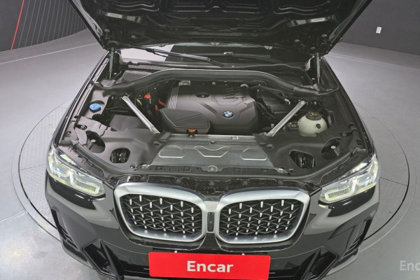 2024 BMW X4 с пробегом 8 893 км