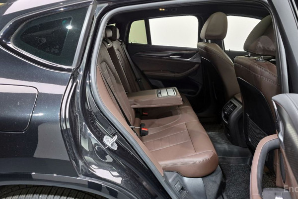 2023 BMW X4 с пробегом 43 285 км