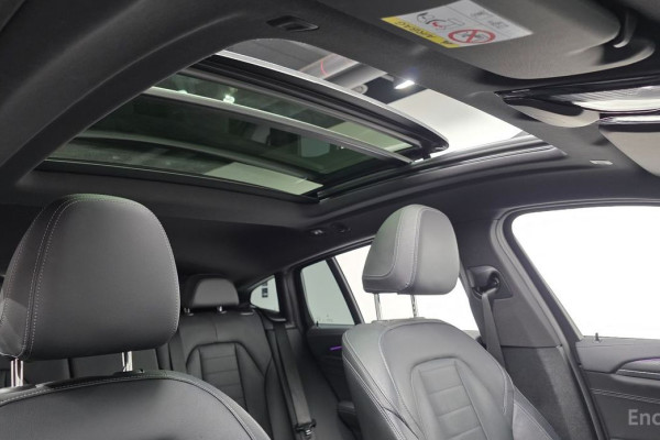 2025 BMW X4 с пробегом 25 569 км