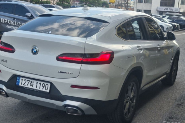 2023 BMW X4 с пробегом 10 973 км