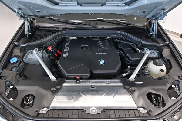 2025 BMW X4 с пробегом 18 290 км