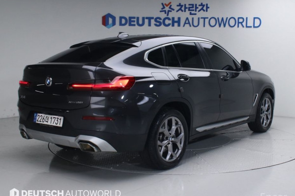 2023 BMW X4 с пробегом 28 565 км