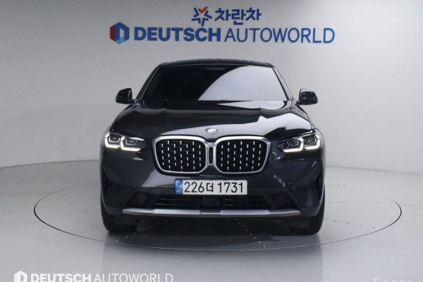 2023 BMW X4 с пробегом 28 565 км