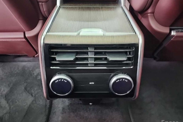 2023 Land Rover Range Rover с пробегом 19 065 км