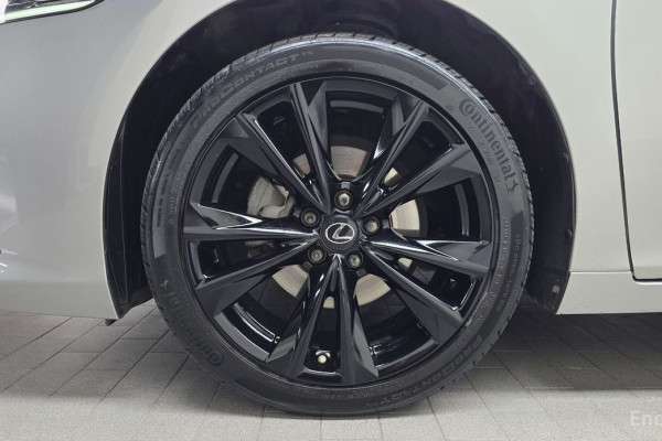 2022 Lexus ES с пробегом 104 339 км