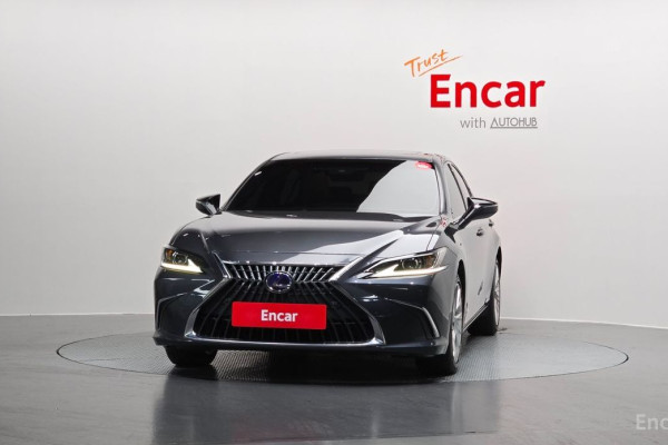2022 Lexus ES с пробегом 43 012 км