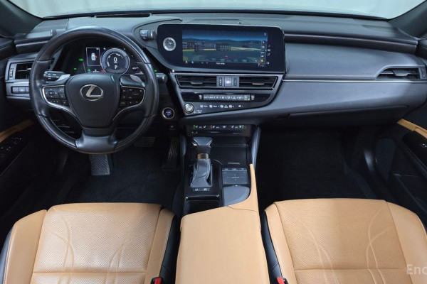 2022 Lexus ES с пробегом 43 012 км