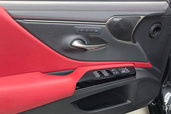 2023 Lexus ES с пробегом 56 465 км