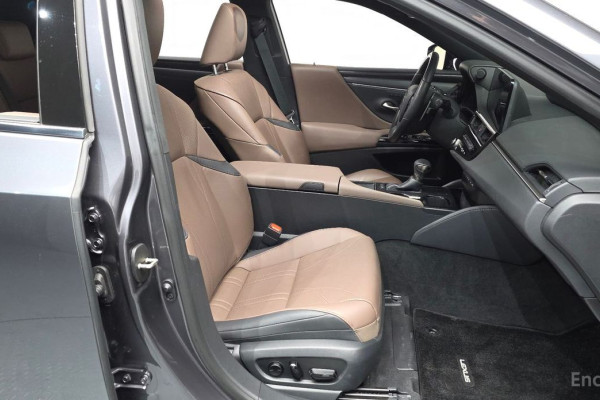 2023 Lexus ES с пробегом 44 365 км