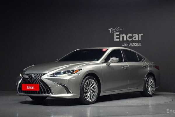 2023 Lexus ES с пробегом 12 542 км