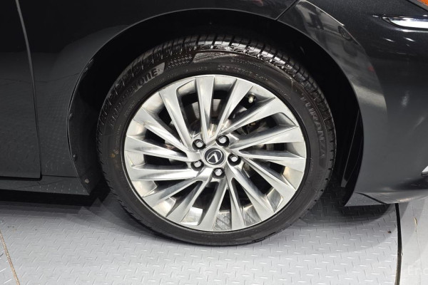 2023 Lexus ES с пробегом 44 994 км