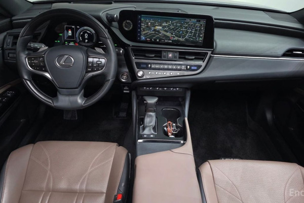 2023 Lexus ES с пробегом 44 365 км