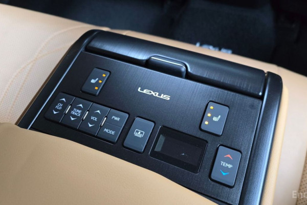 2022 Lexus ES с пробегом 43 012 км