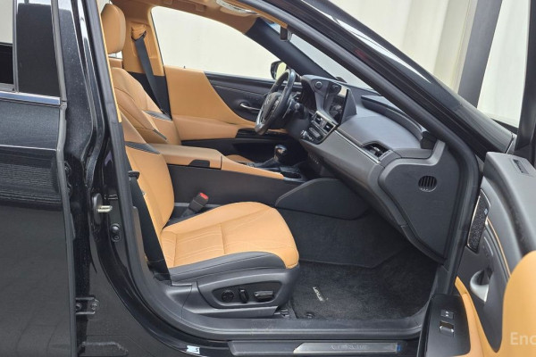 2023 Lexus ES с пробегом 84 660 км