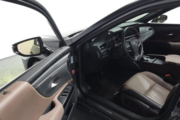 2023 Lexus ES с пробегом 44 365 км