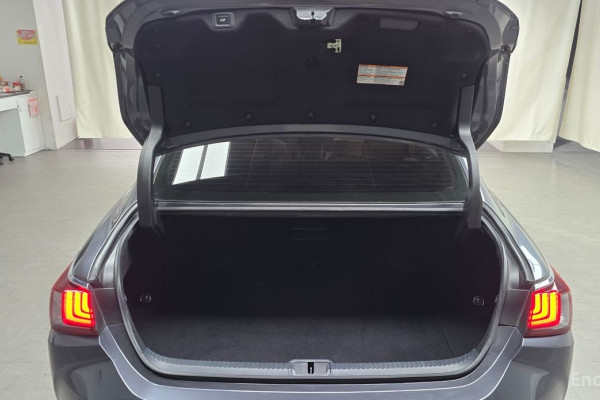 2022 Lexus ES с пробегом 43 012 км