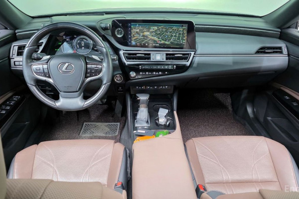2023 Lexus ES с пробегом 29 676 км