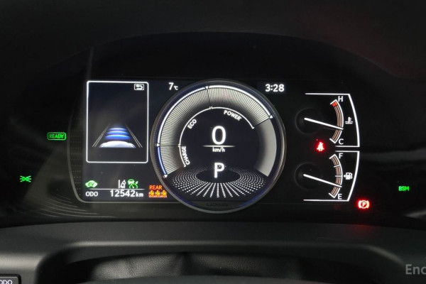 2023 Lexus ES с пробегом 12 542 км