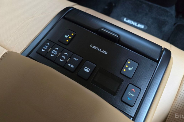 2023 Lexus ES с пробегом 84 660 км