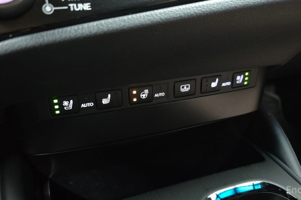 2023 Lexus ES с пробегом 12 542 км