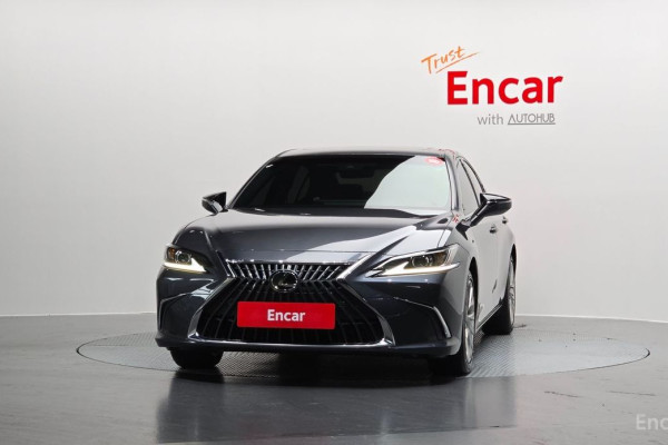2023 Lexus ES с пробегом 32 248 км