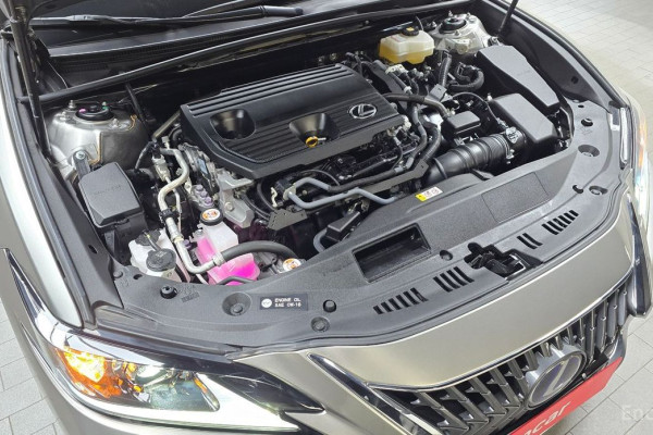 2022 Lexus ES с пробегом 33 053 км