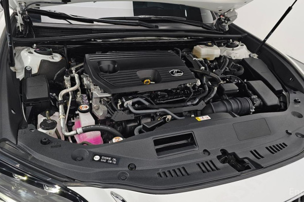 2023 Lexus ES с пробегом 37 344 км