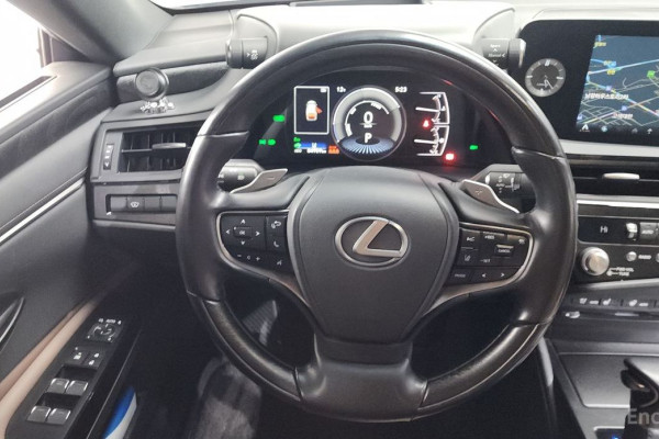 2022 Lexus ES с пробегом 84 959 км