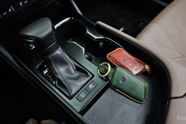 2023 Lexus ES с пробегом 26 097 км