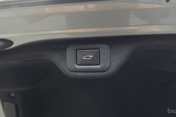 2022 Lexus ES с пробегом 33 053 км