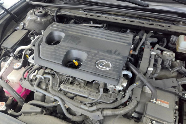 2022 Lexus ES с пробегом 62 645 км