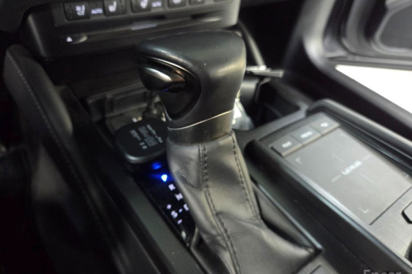 2022 Lexus ES с пробегом 62 645 км