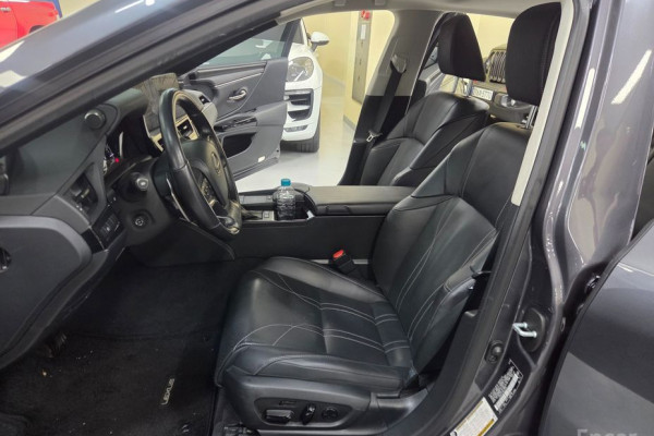 2022 Lexus ES с пробегом 62 645 км