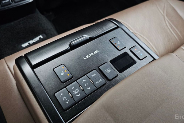 2023 Lexus ES с пробегом 26 097 км