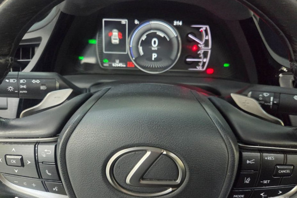 2022 Lexus ES с пробегом 62 645 км