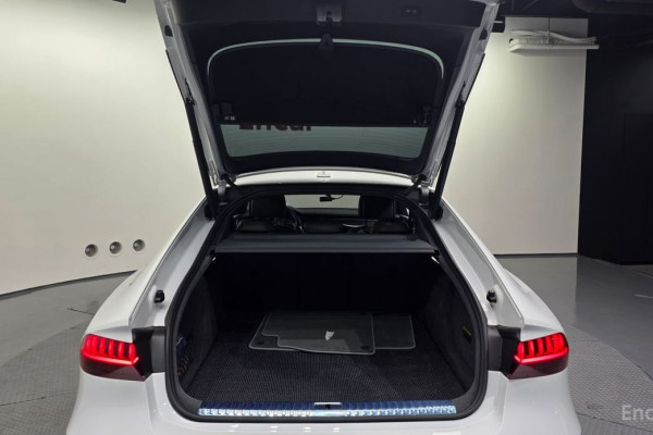 2021 Audi A7 с пробегом 49 130 км