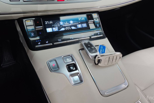 2022 Hyundai Grandeur с пробегом 102 760 км