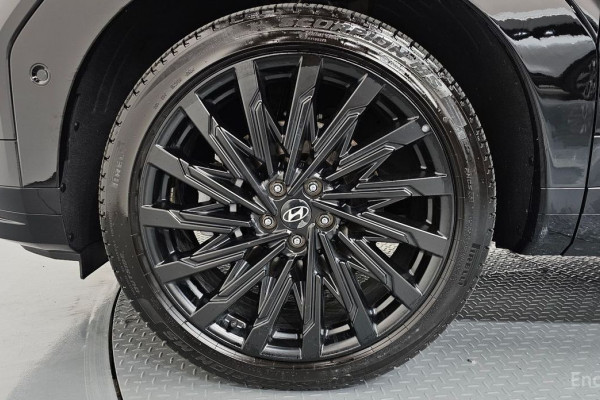 2025 Hyundai Santa Fe с пробегом 10 236 км