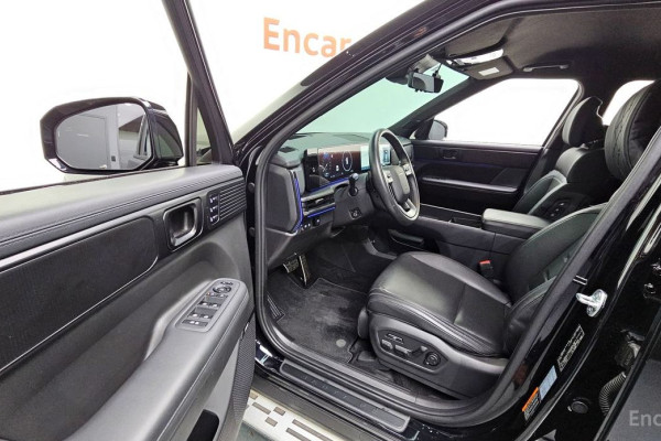 2023 Hyundai Santa Fe с пробегом 15 925 км