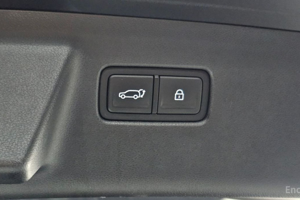 2023 Hyundai Santa Fe с пробегом 15 925 км