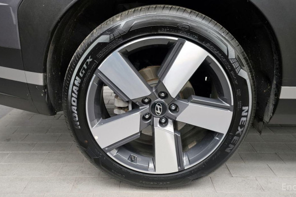 2025 Hyundai Santa Fe с пробегом 19 044 км