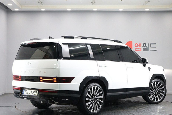 2023 Hyundai Santa Fe с пробегом 12 841 км